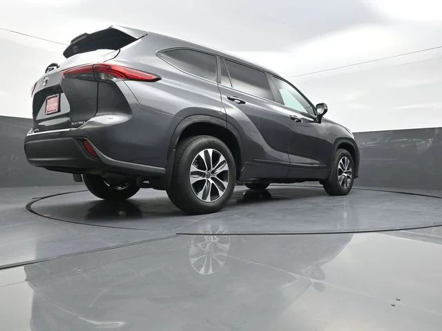 Used 2023 Gray Toyota XLE image 36