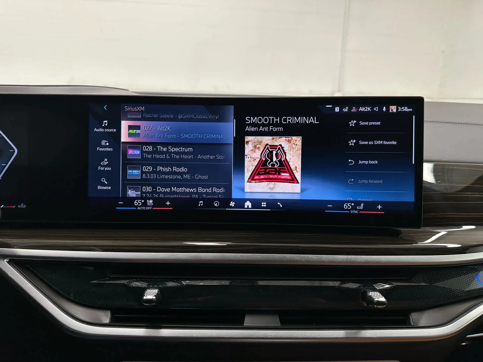Used 2025 Skyscraper Grey Metallic BMW xDrive40i image 31