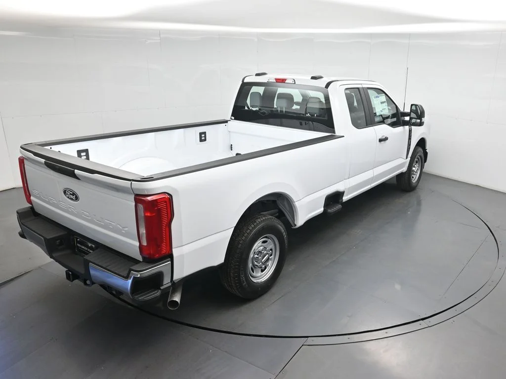 New 2027 Oxford White Ford XL image 35