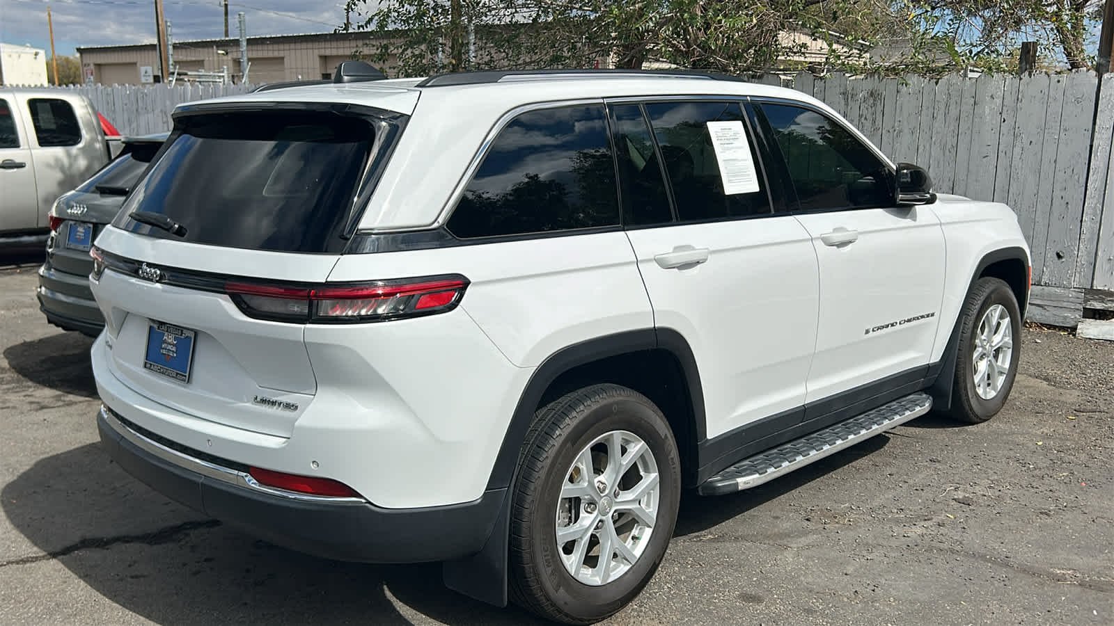 Used 2023 Bright White Clearcoat Jeep Limited image 5