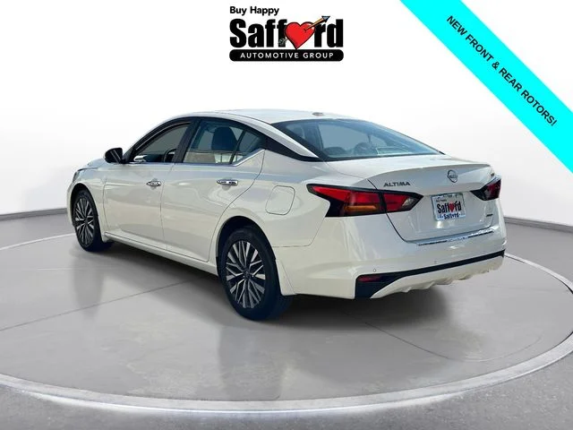 Used 2023 White Nissan 2.5 SV image 9