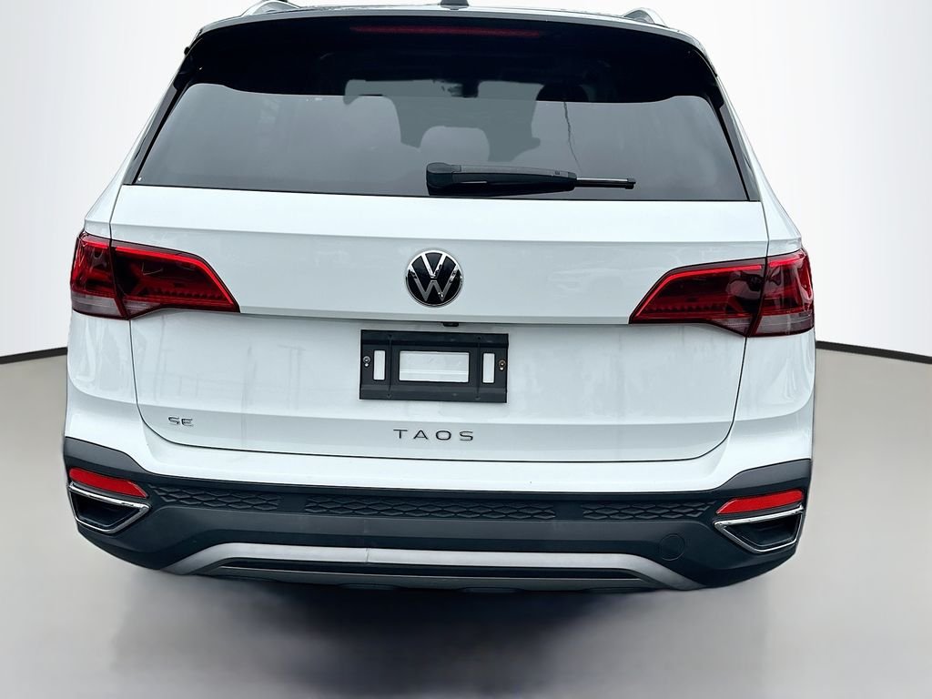 Used 2023 Pure White Volkswagen SE image 6