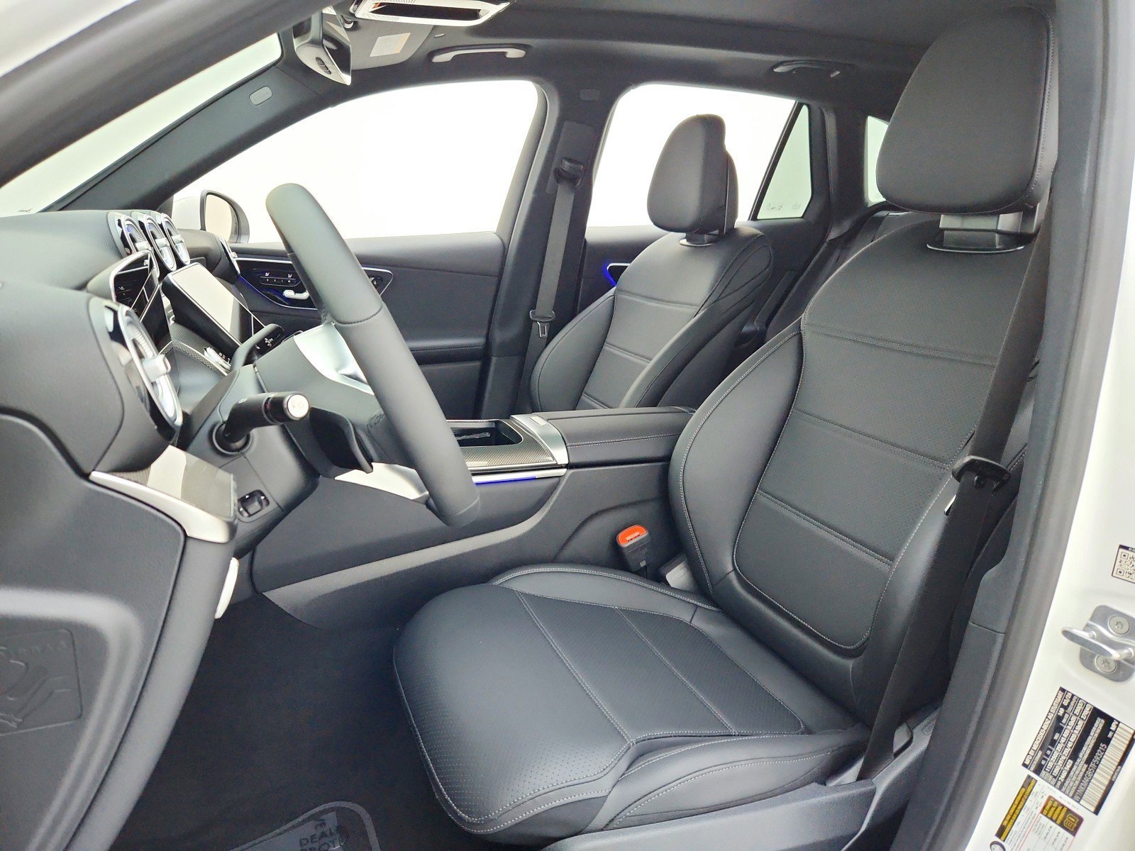 New 2026 Polar White Mercedes-Benz GLC 300 SUV image 38