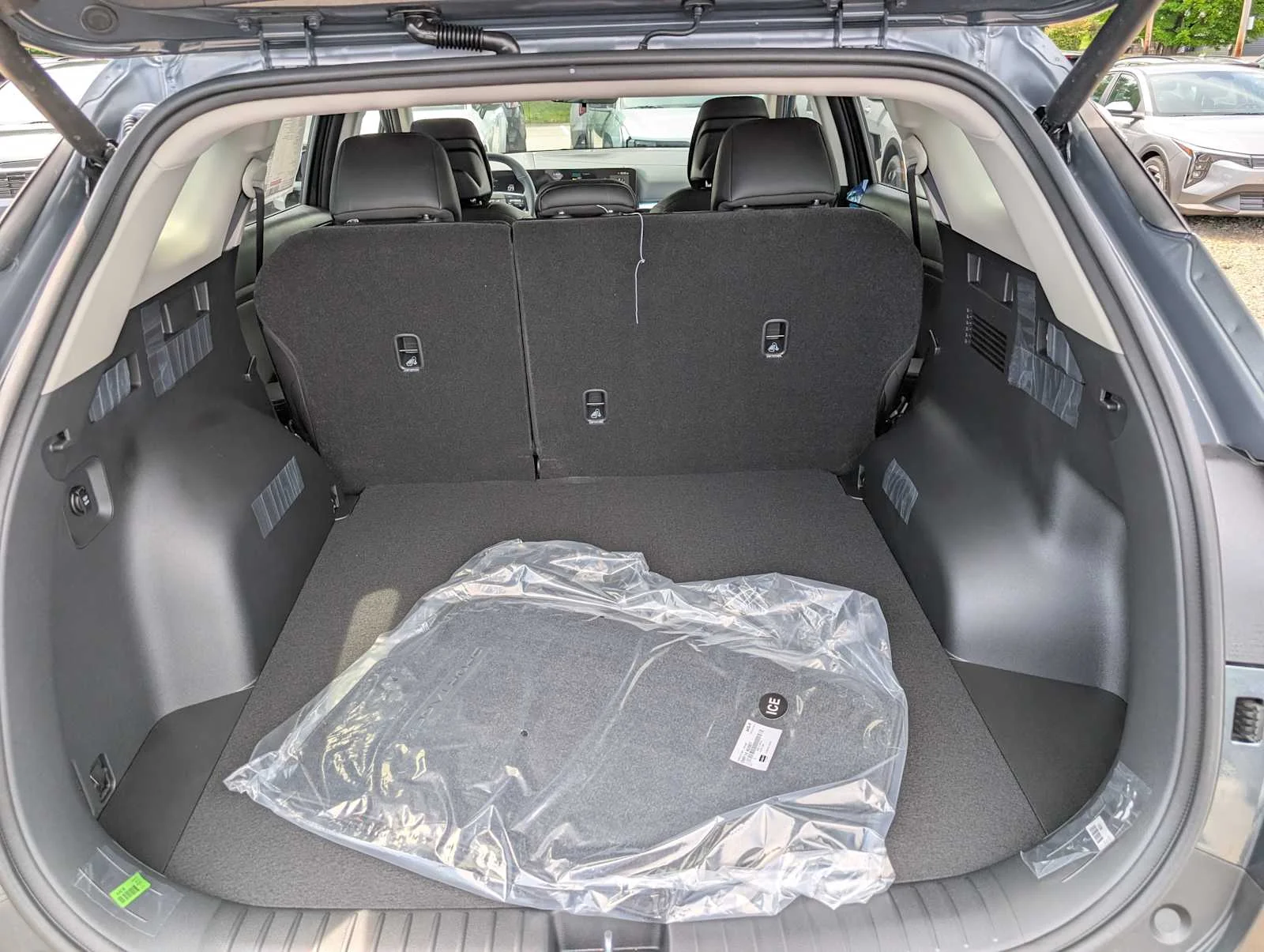 New 2026 Gravity Gray Kia EX image 7