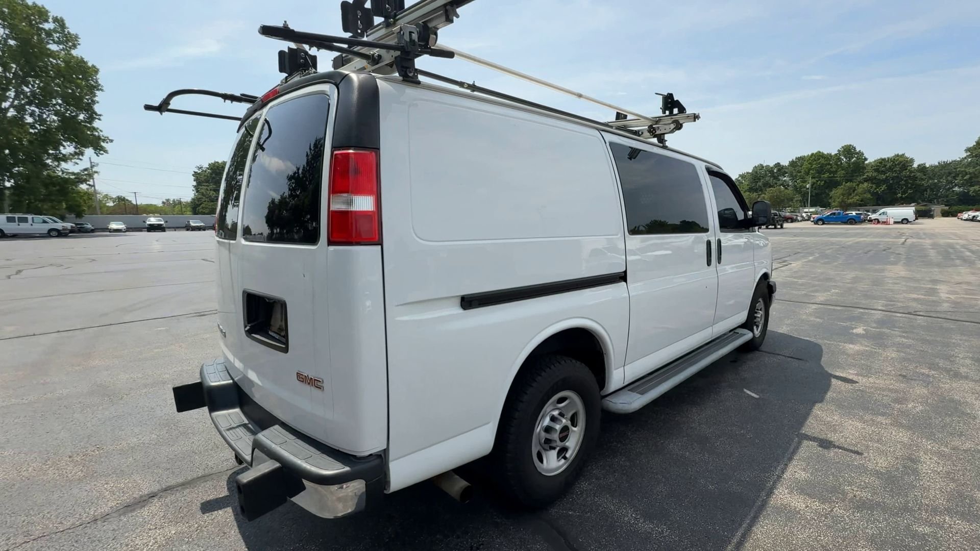 2019 GMC Savana Cargo Work Van - Photo 8
