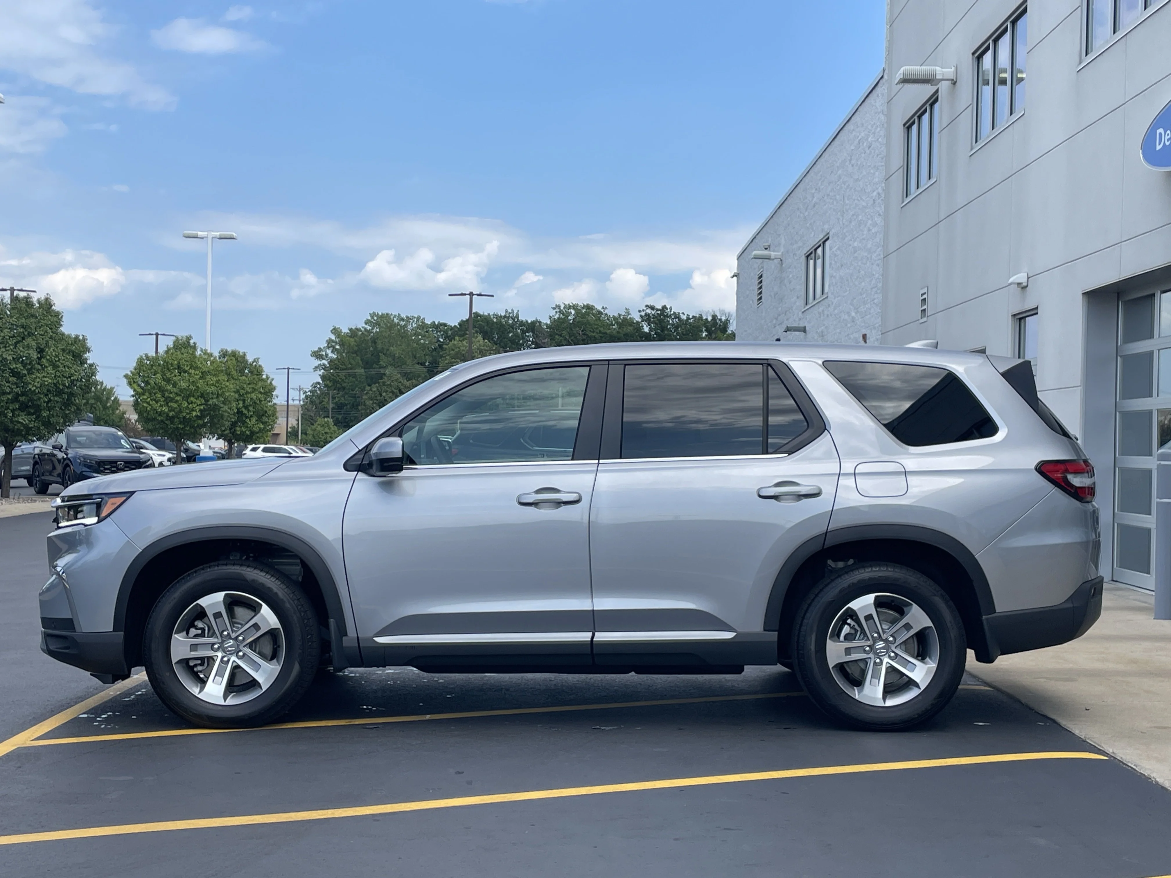 2025 Honda Pilot EX-L - Photo 37