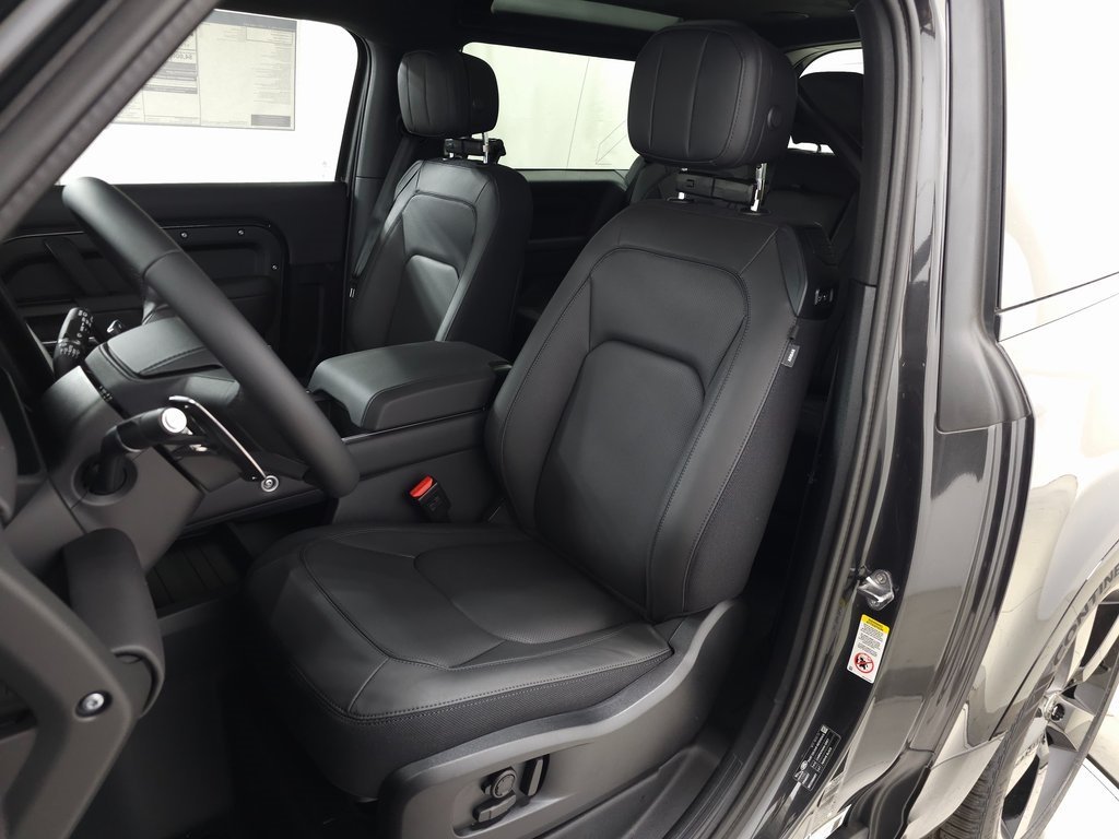 2025 LAND ROVER DEFENDER - Image 15