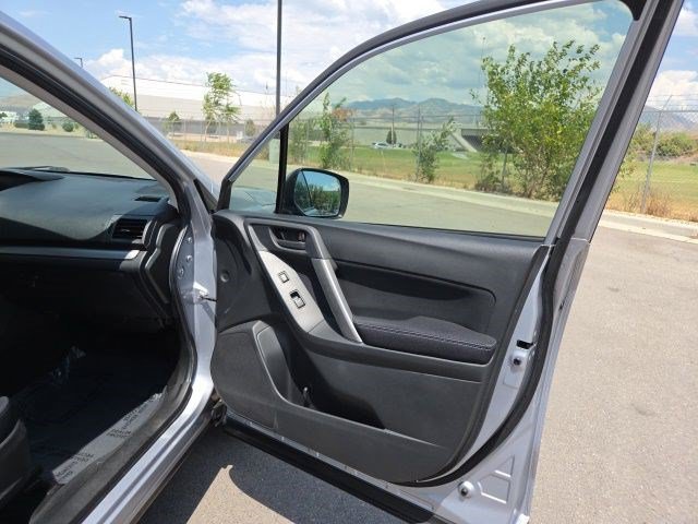 Used 2015 Ice Silver Metallic Subaru 2.5i image 19