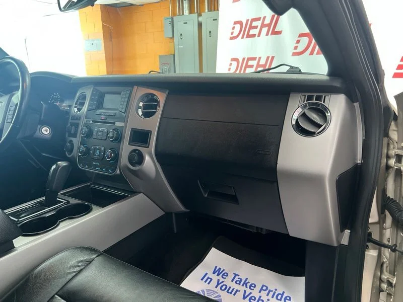 Used 2017 Gold Ford XLT image 11