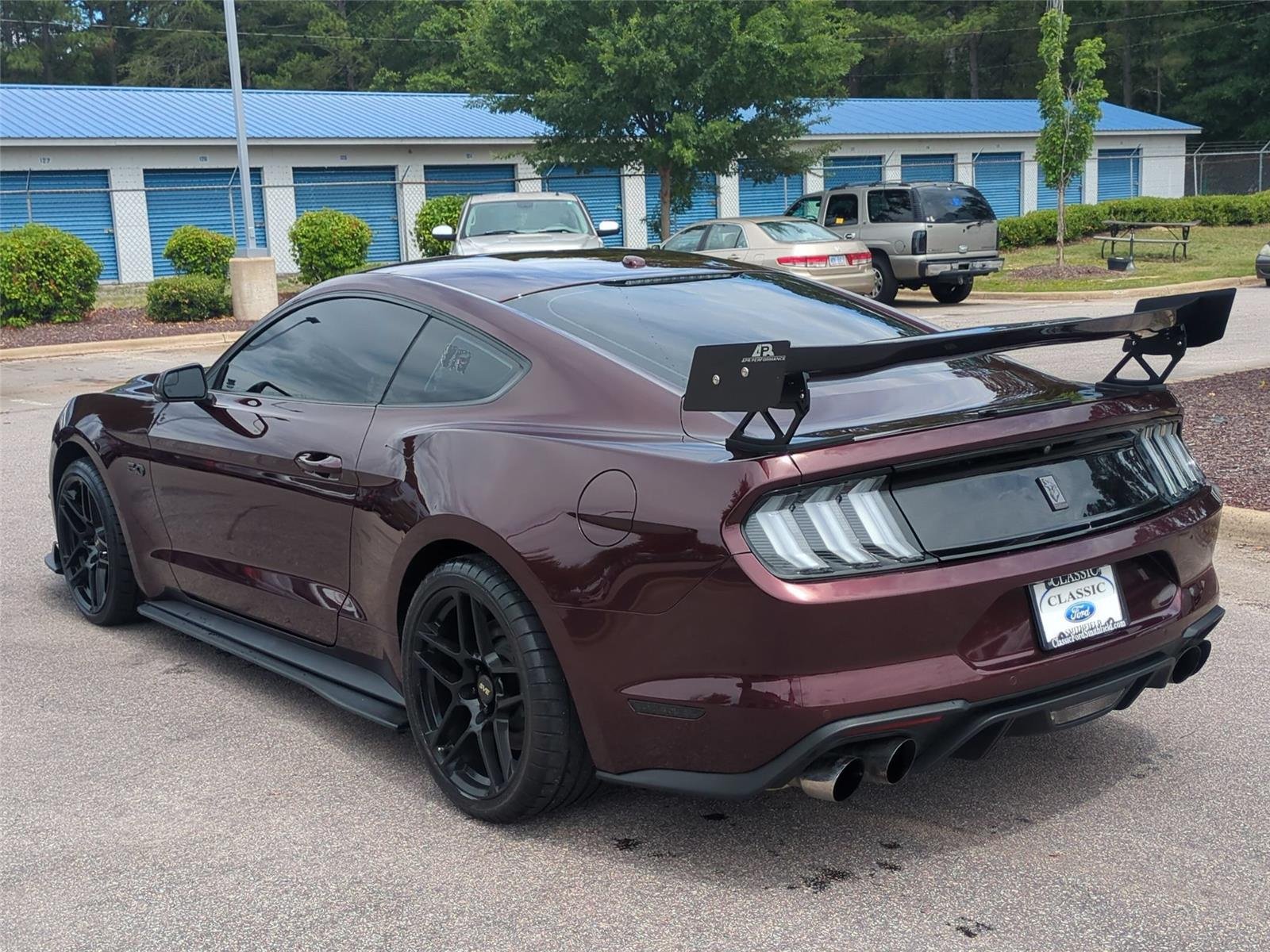 Used 2018 Royal Crimson Metallic Tinted Clearcoat FORD GT image 3