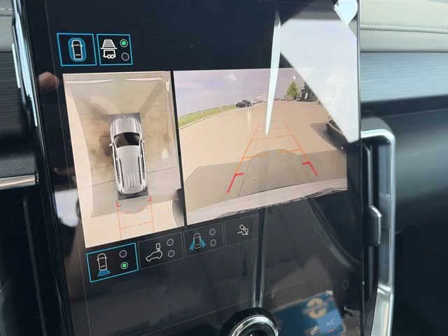 New 2026 White GMC Elevation image 16