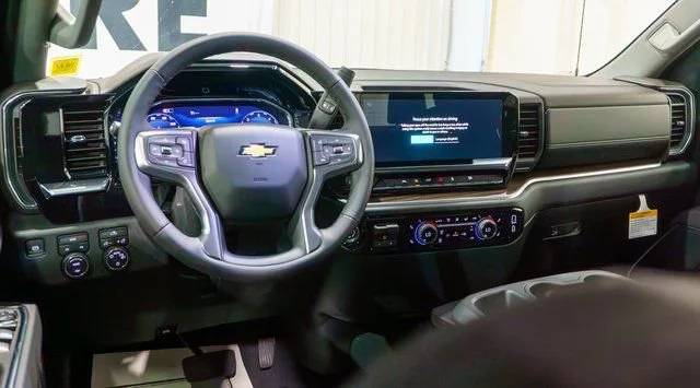 2026 Chevrolet Silverado 1500 LT - Photo 10
