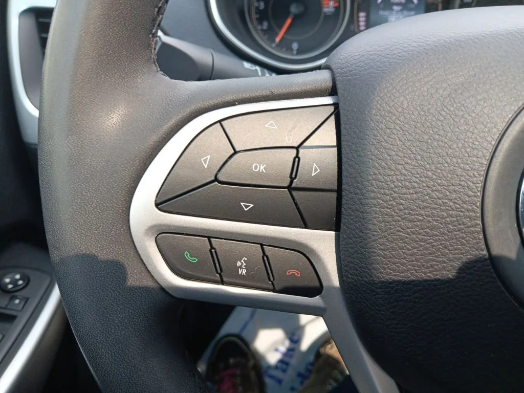 Used 2022 Hydro Blue Pearlcoat Jeep X image 21