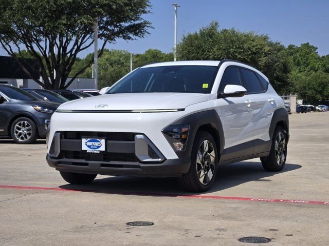 Certified Used 2025 White Hyundai SEL Convenience image 3