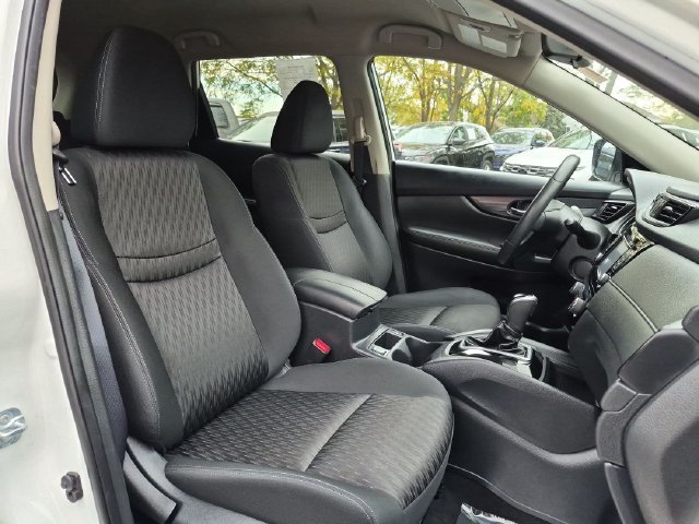 Used 2017 White Nissan SV image 32