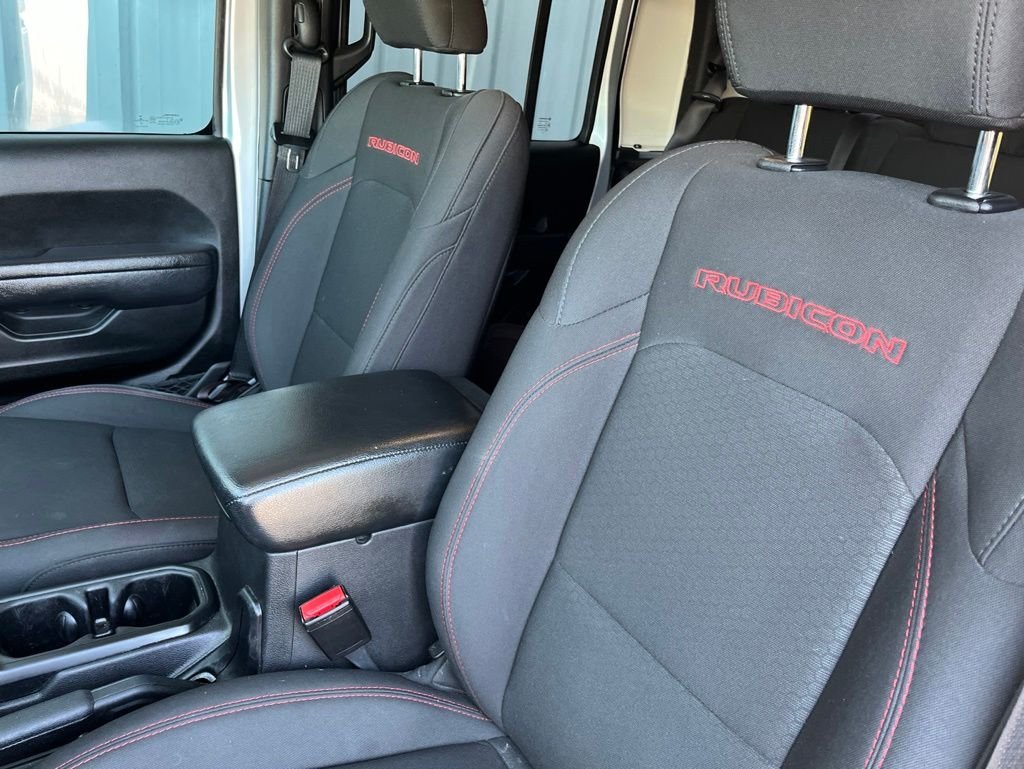 Used 2022 Silver Jeep Rubicon image 4