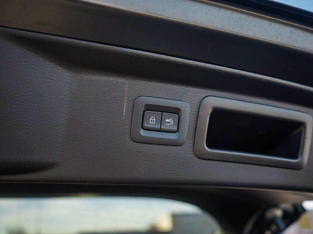 New 2026 Wind Chill Pearl Mazda Premium AWD image 9
