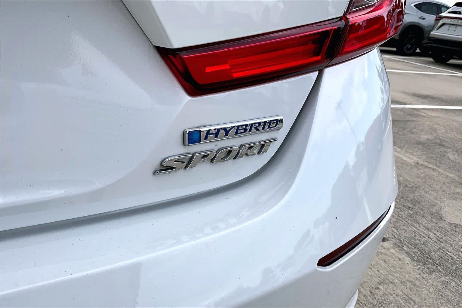 Used 2022 Platinum White Pearl Honda Sport image 8