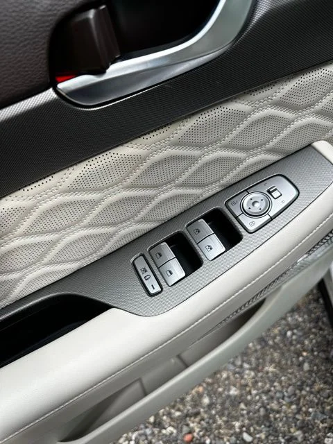 Used 2021 Hyper White Hyundai Calligraphy image 11
