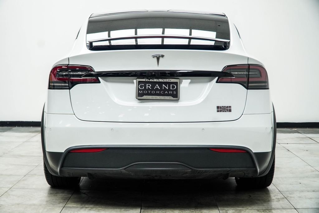Used 2022 White Tesla Plaid image 7