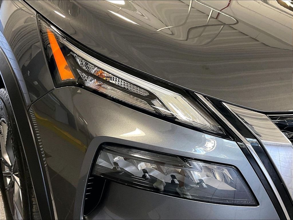 Used 2023 Gray Nissan S image 32