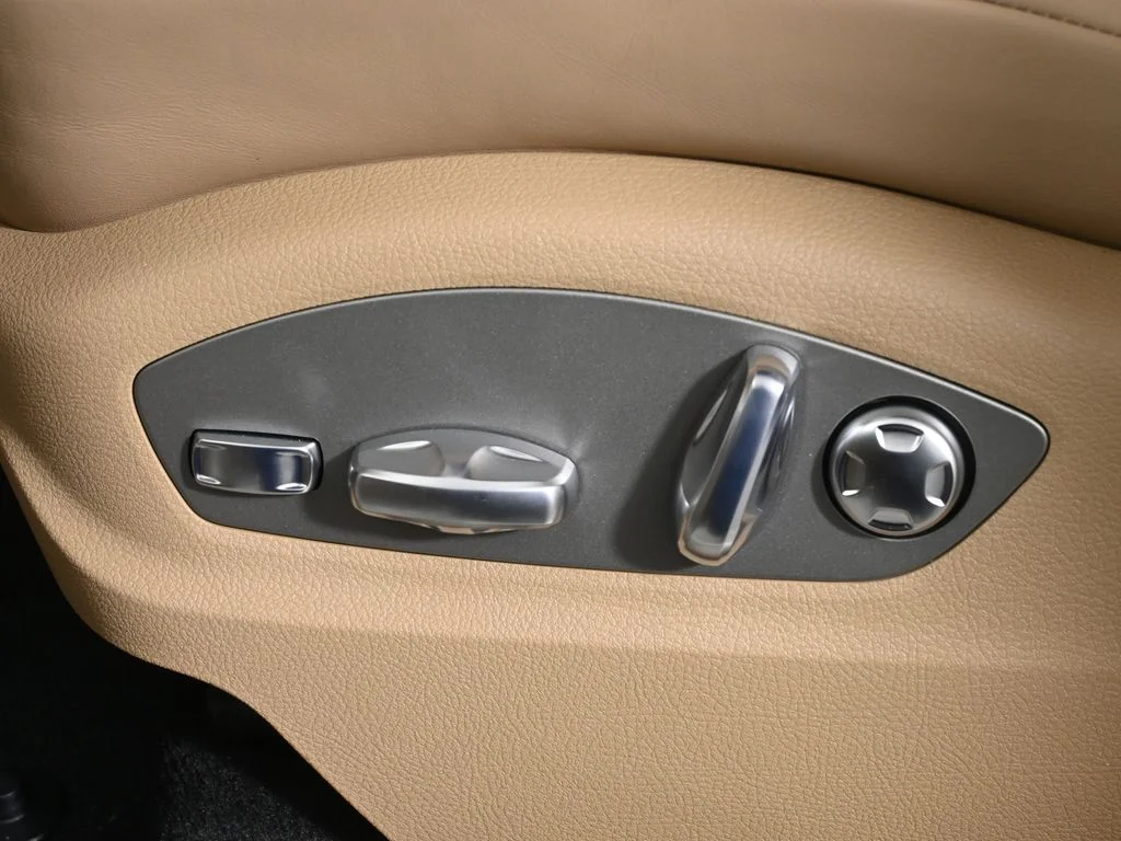 New 2026 White Porsche S image 31