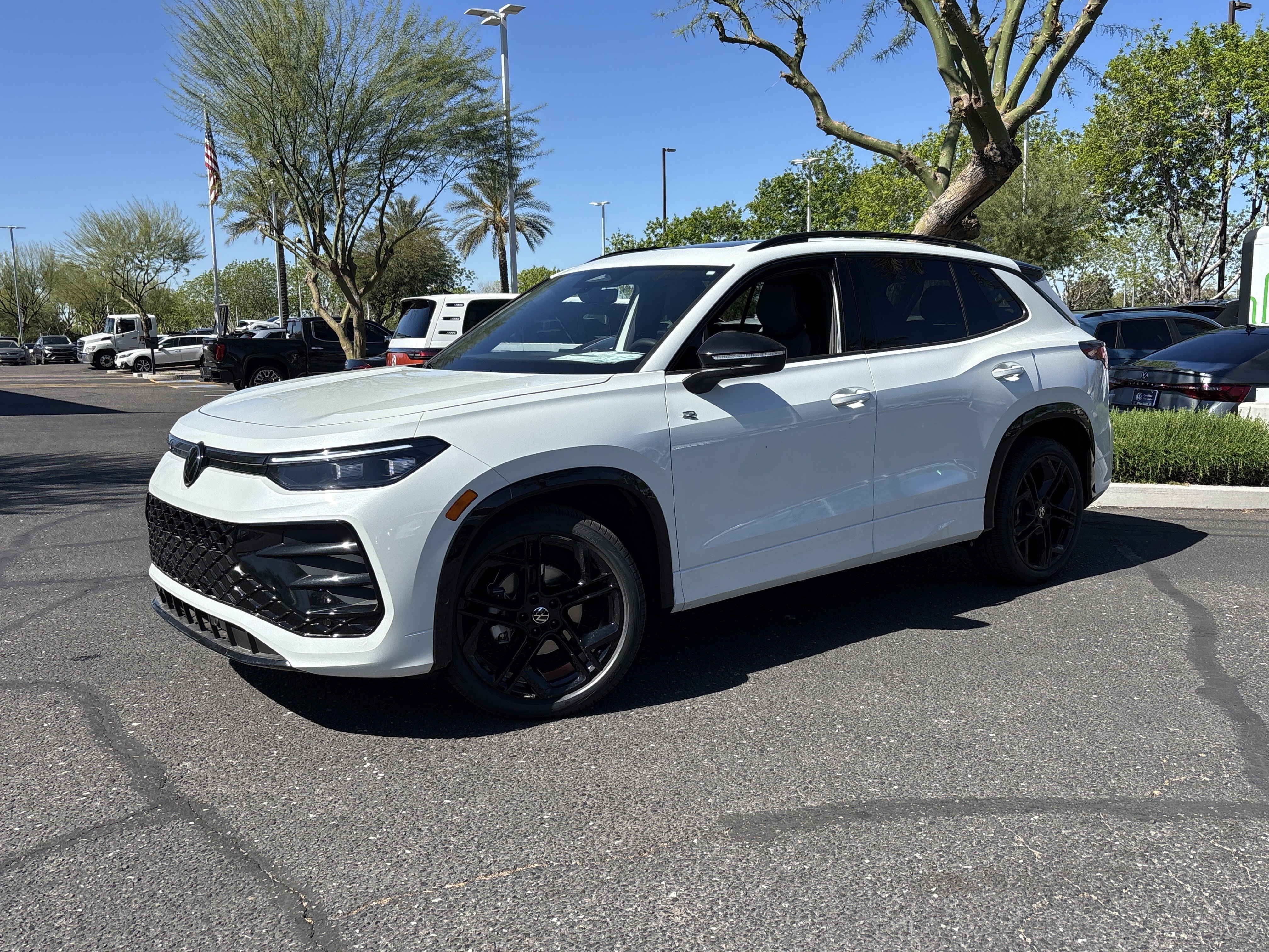 New 2026 Opal White Pearl Volkswagen SE R-Line Black image 21
