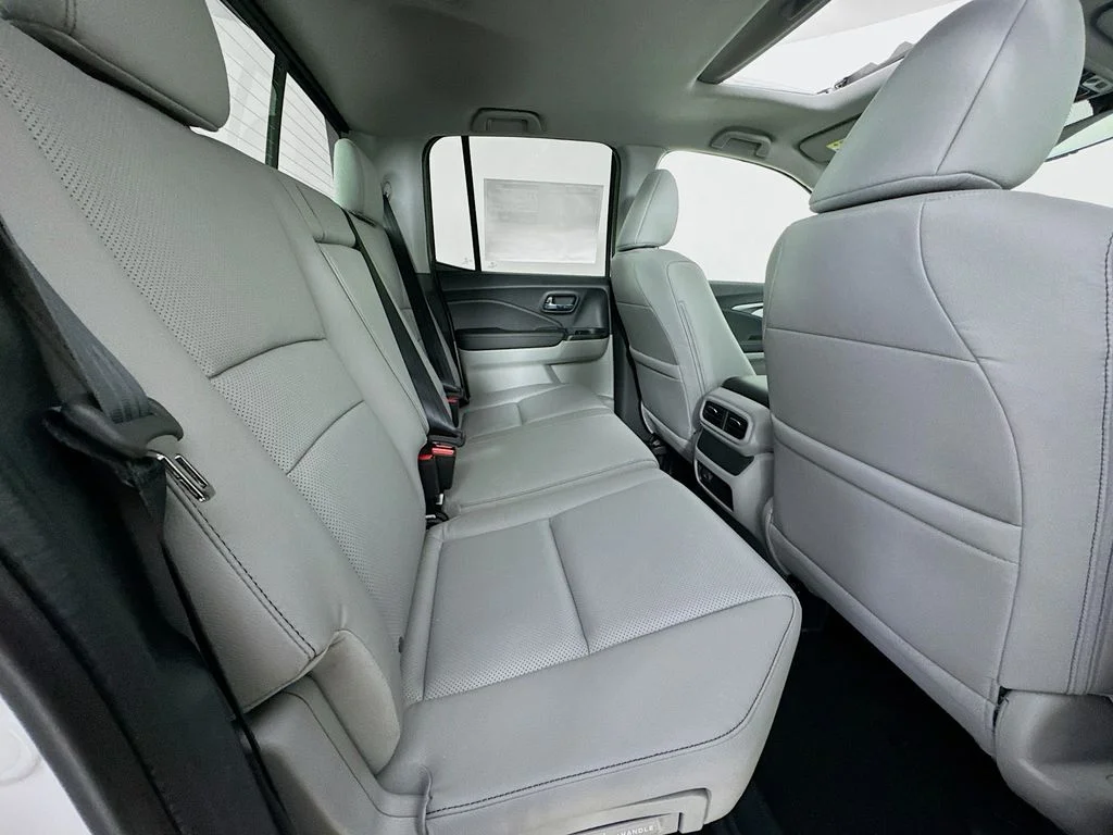 New 2026 Platinum White Pearl Honda RTL image 38