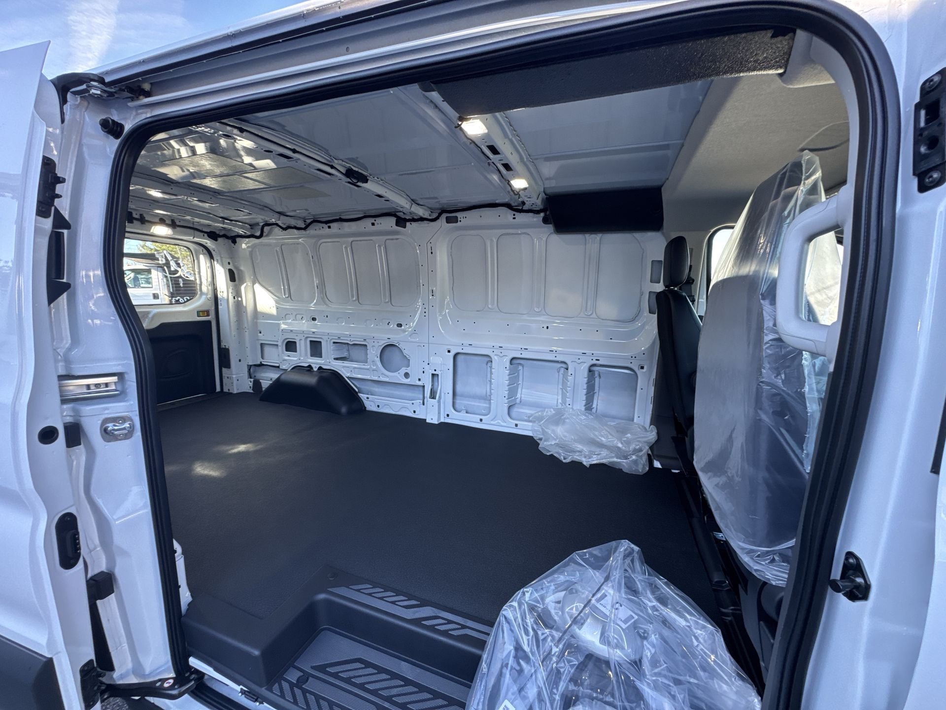 New 2026 Oxford White Ford Cargo Van image 7