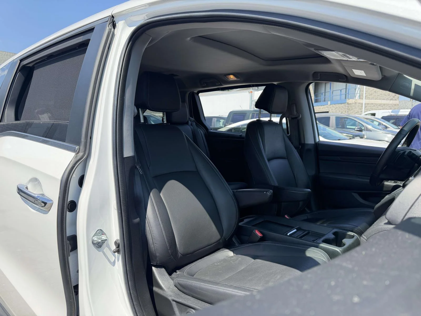 Used 2023 White Honda EX-L image 7