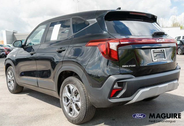 Used 2024 Black Kia LX image 8