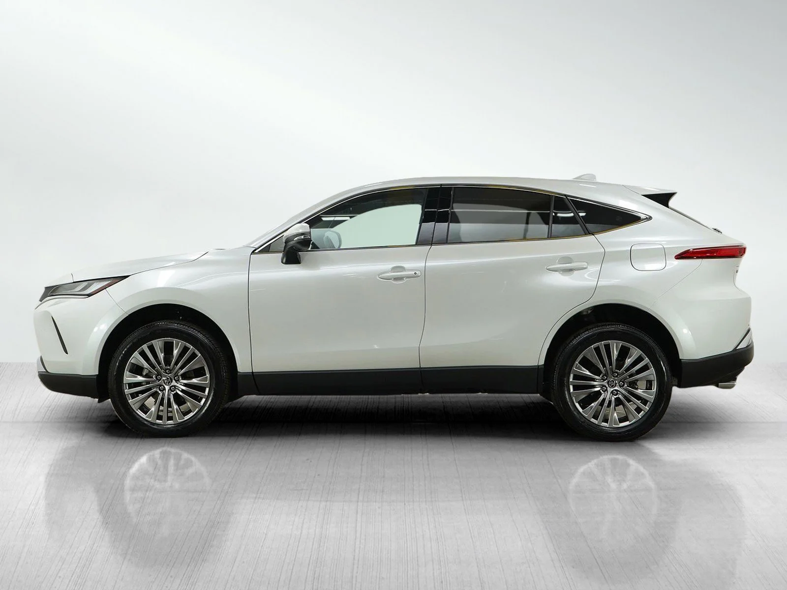 Used 2024 Toyota Venza Limited with VIN JTEAAAAH0RJ162791 for sale in Wayzata, Minnesota