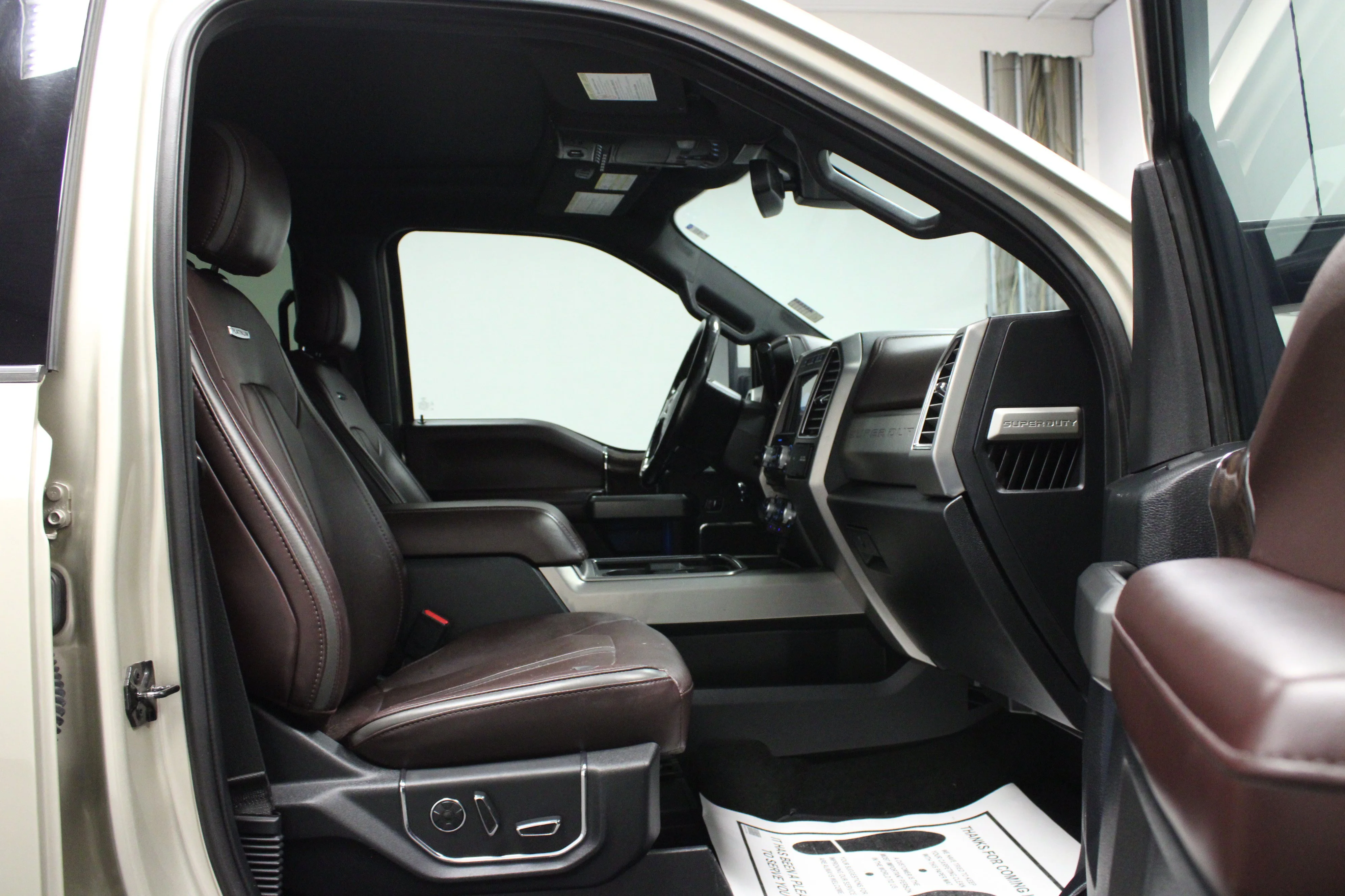 Used 2017 White Gold Metallic Ford Platinum image 16