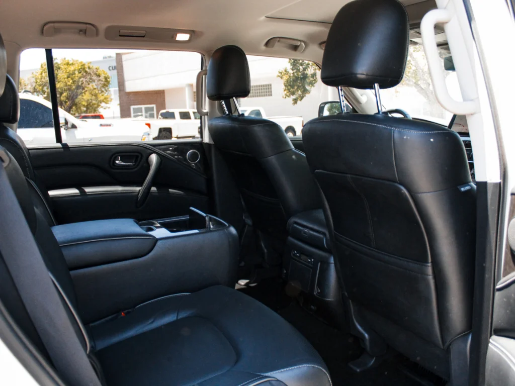 Used 2023 Moonstone White INFINITI LUXE image 31