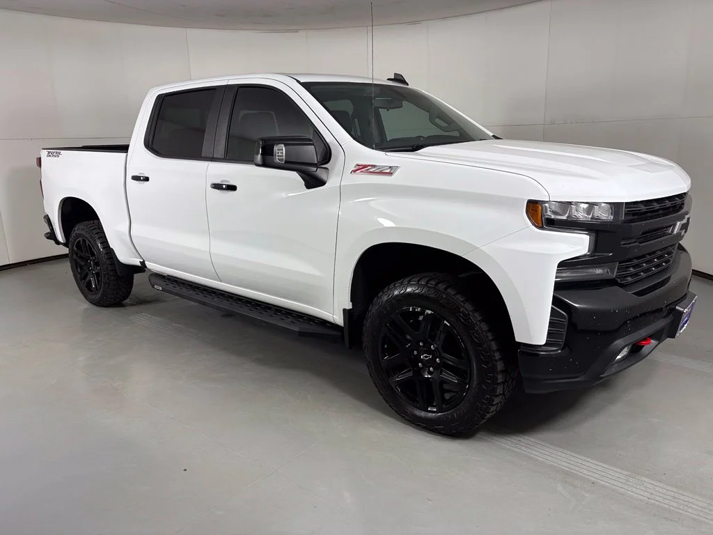 Used 2022 White Chevrolet LT Trail Boss image 11
