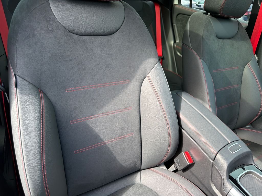 2025 Mercedes-Benz GLA GLA35 AMG - Photo 45