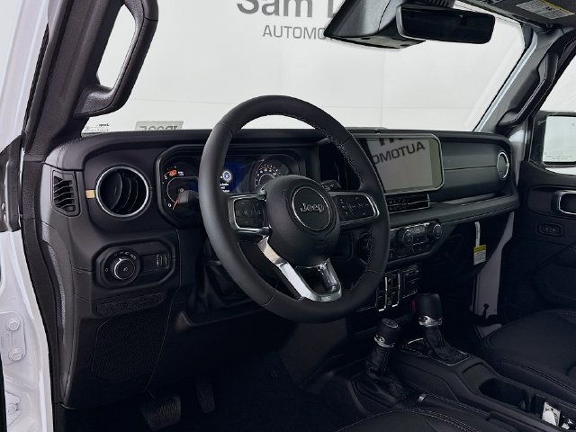 New 2026 Bright White Clear-Coat Exterior Paint Jeep Sahara image 9