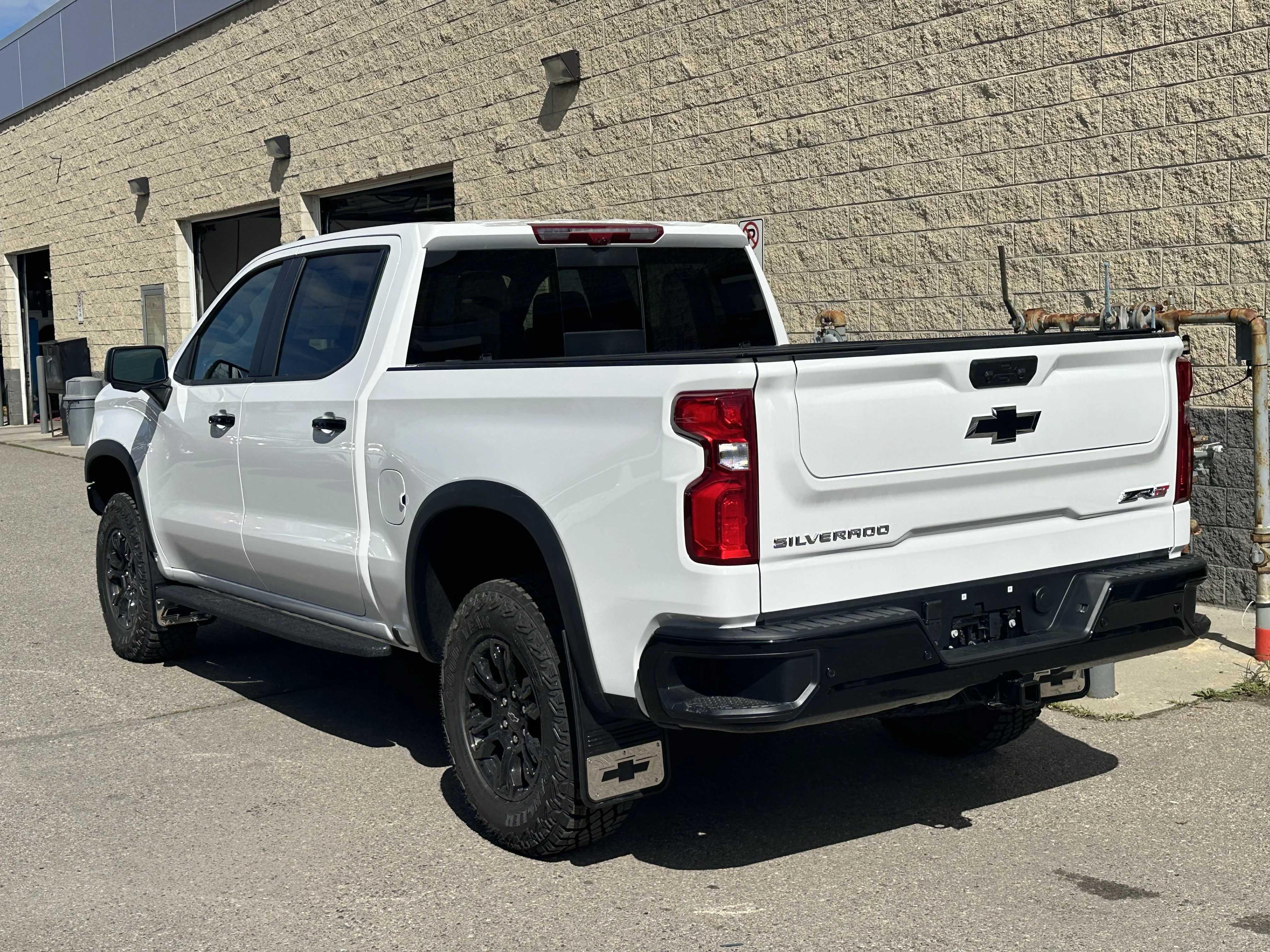 New 2026 Summit White Chevrolet ZR2 image 4
