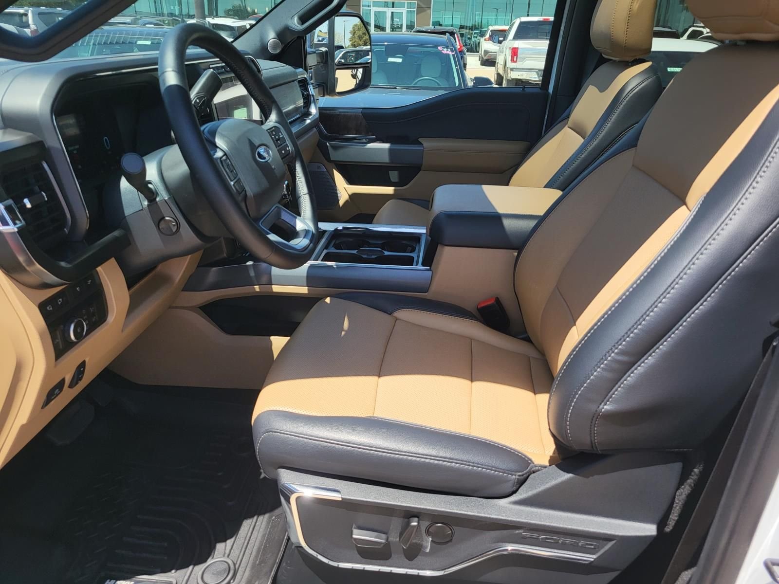 Used 2024 Oxford White Ford Lariat image 19