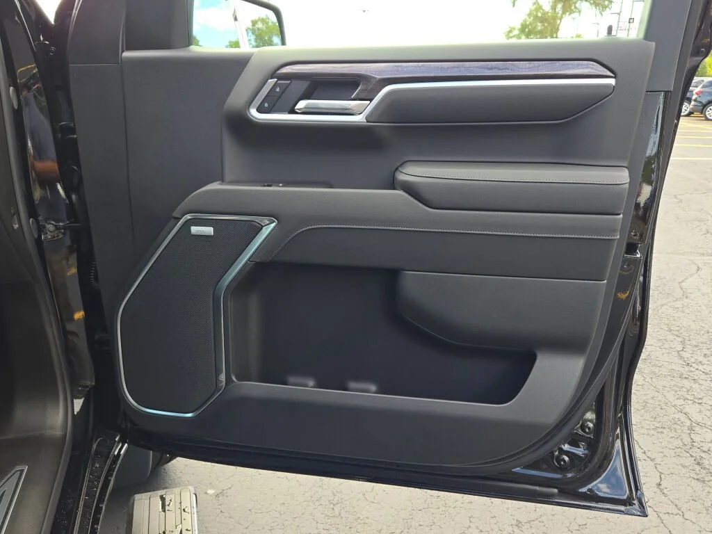 2026 Chevrolet Silverado 1500 LTZ - Photo 8