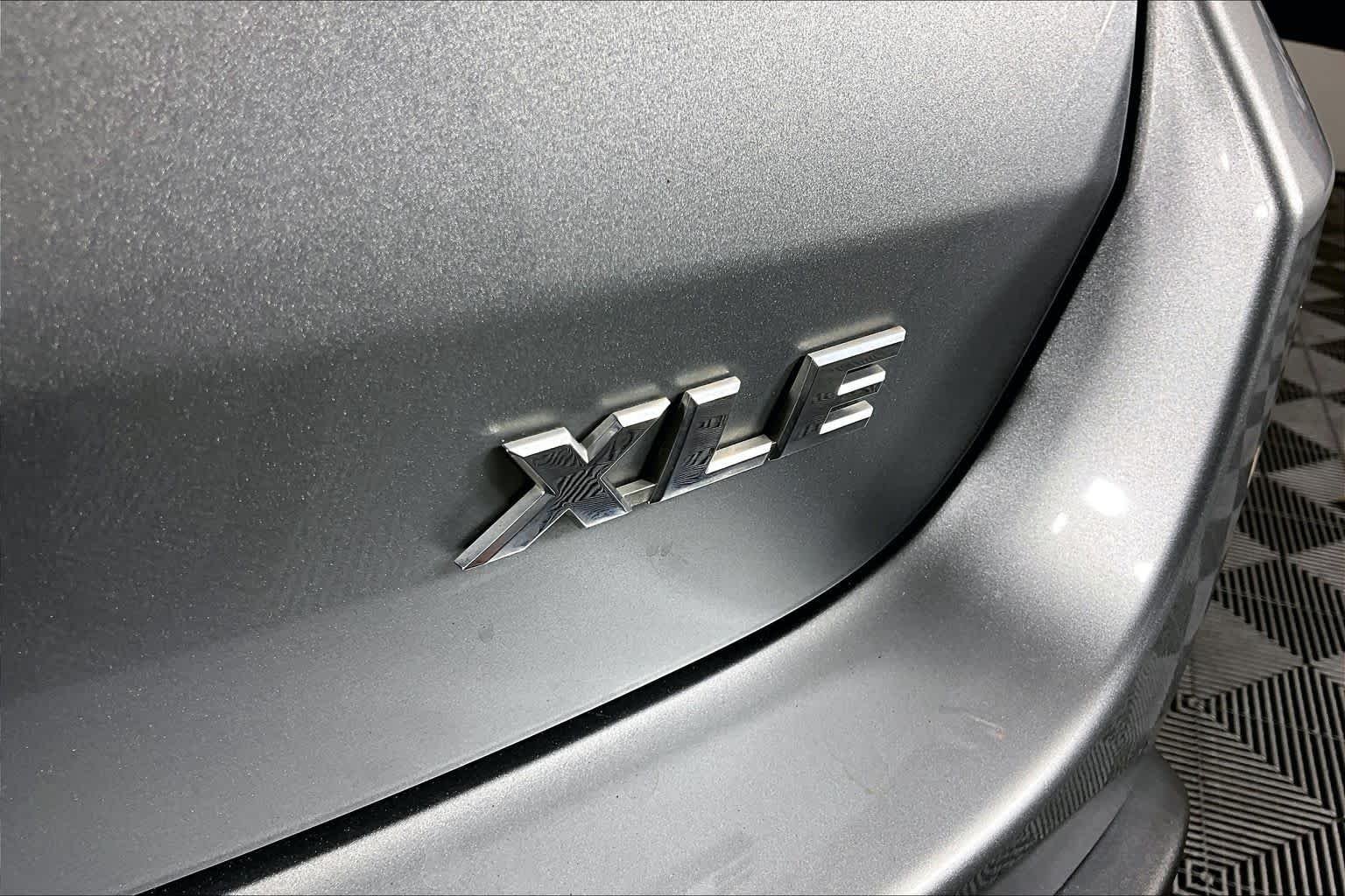Used 2019 Celestial Silver Metallic Toyota XLE image 10