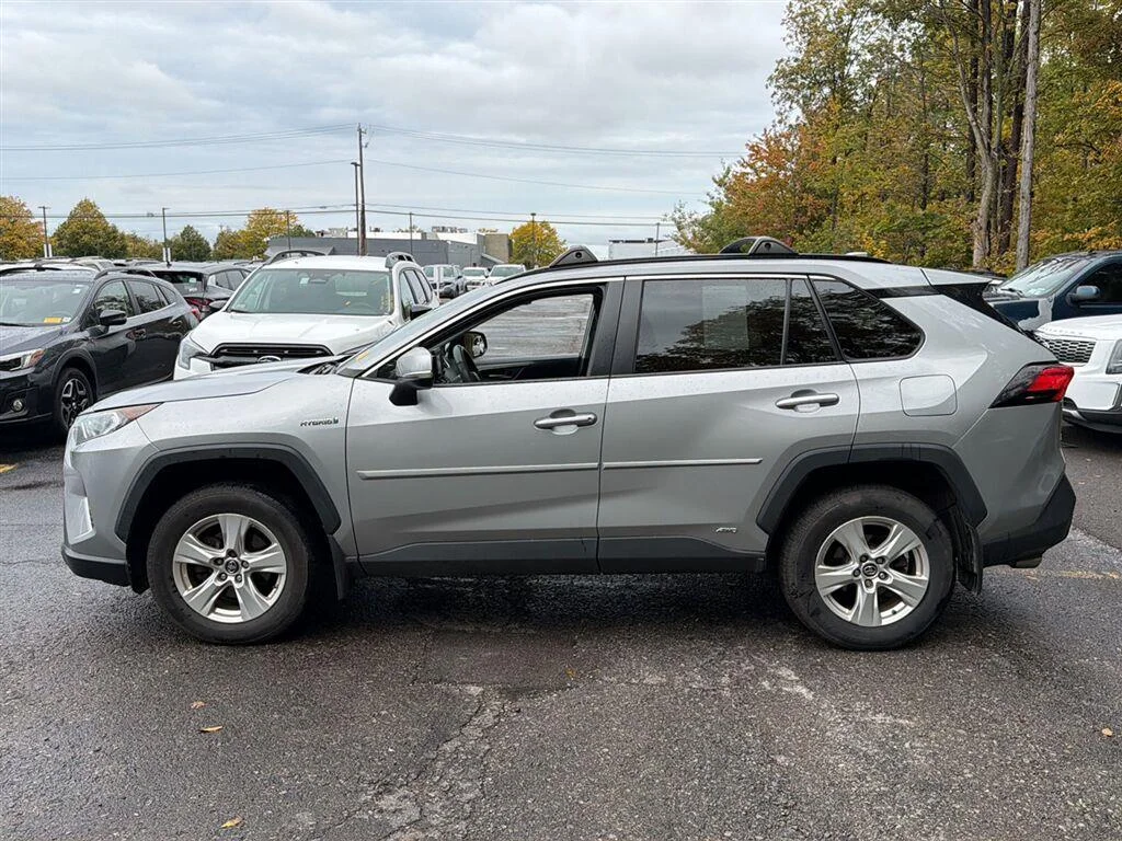 Used 2019 Silver Sky Metallic Toyota XLE image 11