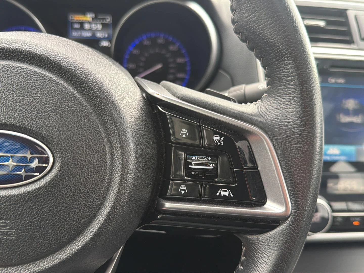 Used 2019 Magnetite Gray Metallic Subaru Limited image 12