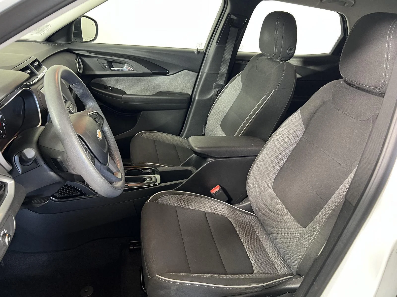 Used 2021 SUMMIT WHITE Chevrolet LS image 5