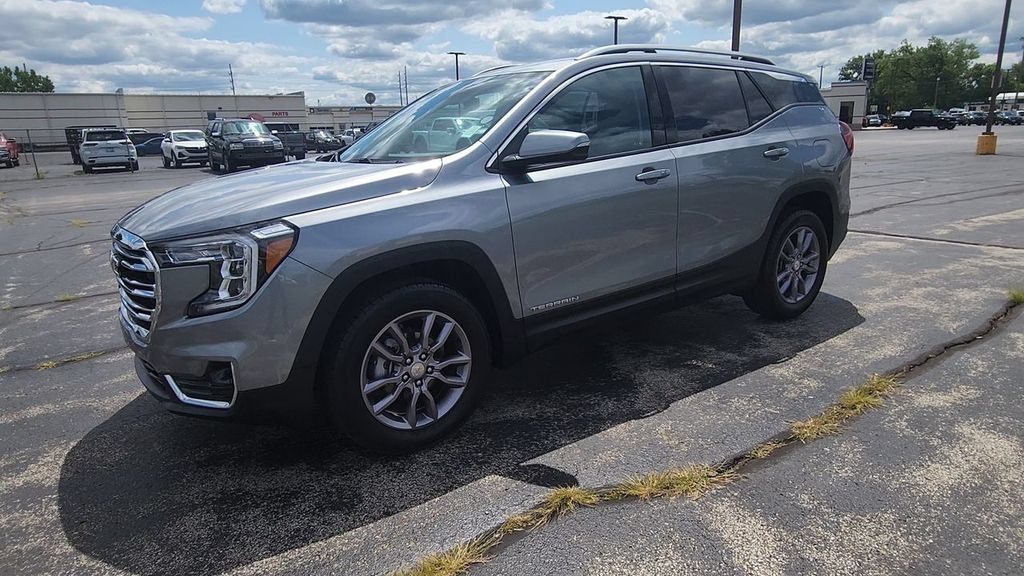 Used 2023 Sterling Metallic GMC SLT image 4