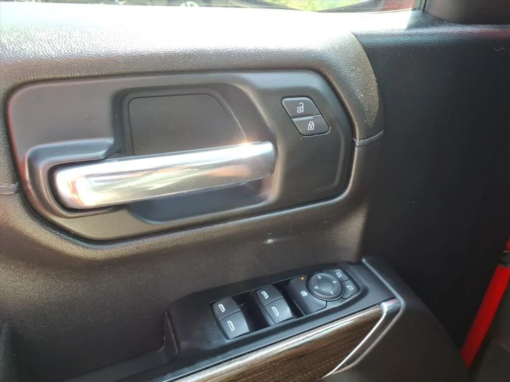Used 2019 Red Chevrolet RST image 16