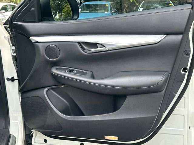 Used 2020 White INFINITI ESSENTIAL image 14