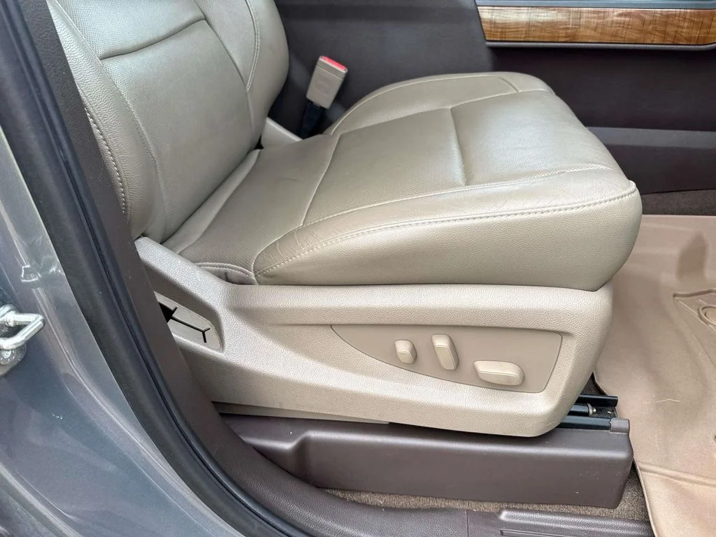 Used 2017 Gray GMC SLT image 23