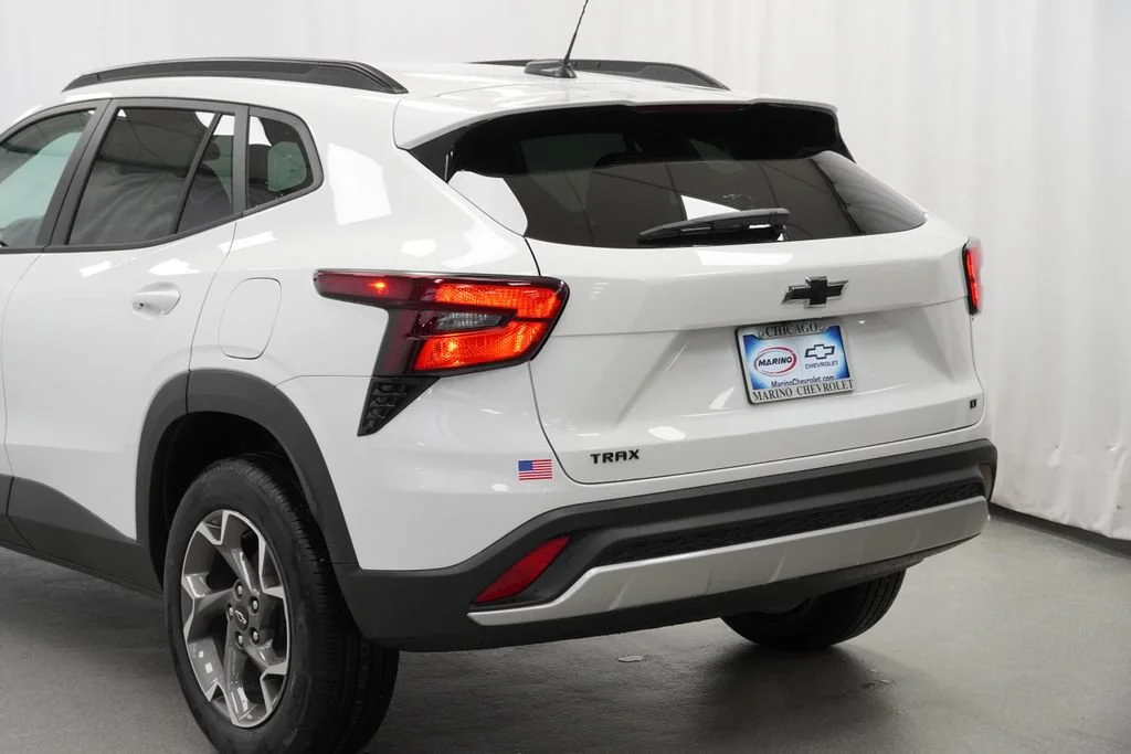 New 2026 Summit White Chevrolet LT image 36