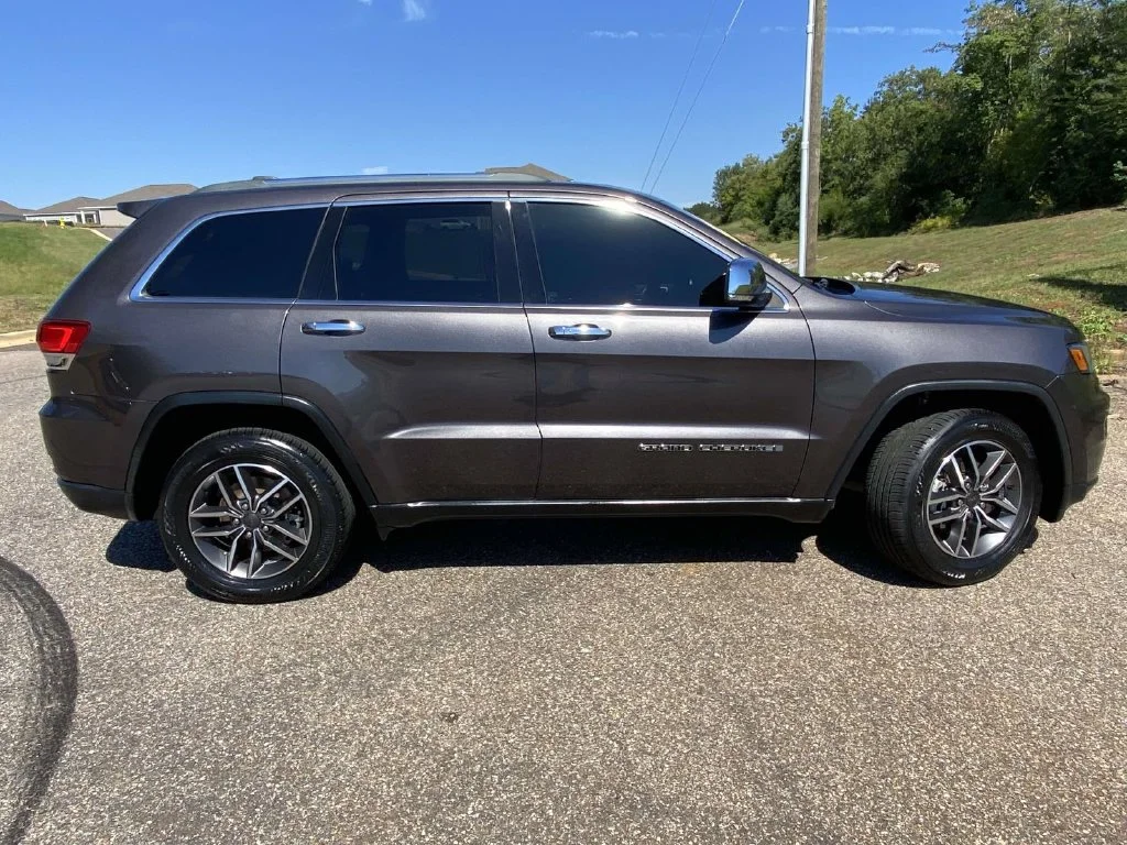 Certified Used 2020 Gray Jeep Limited image 11